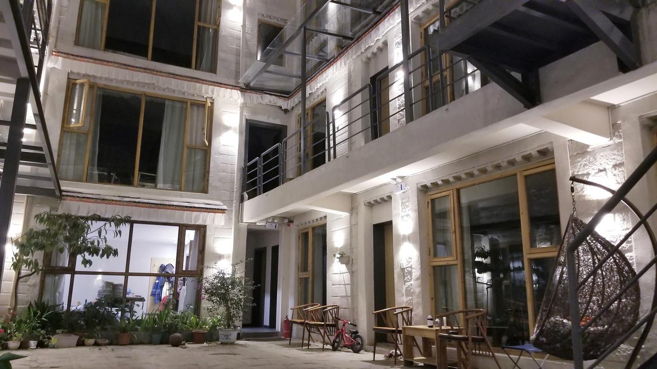 Fengma Feiyang Hostel Lhasa Exterior photo